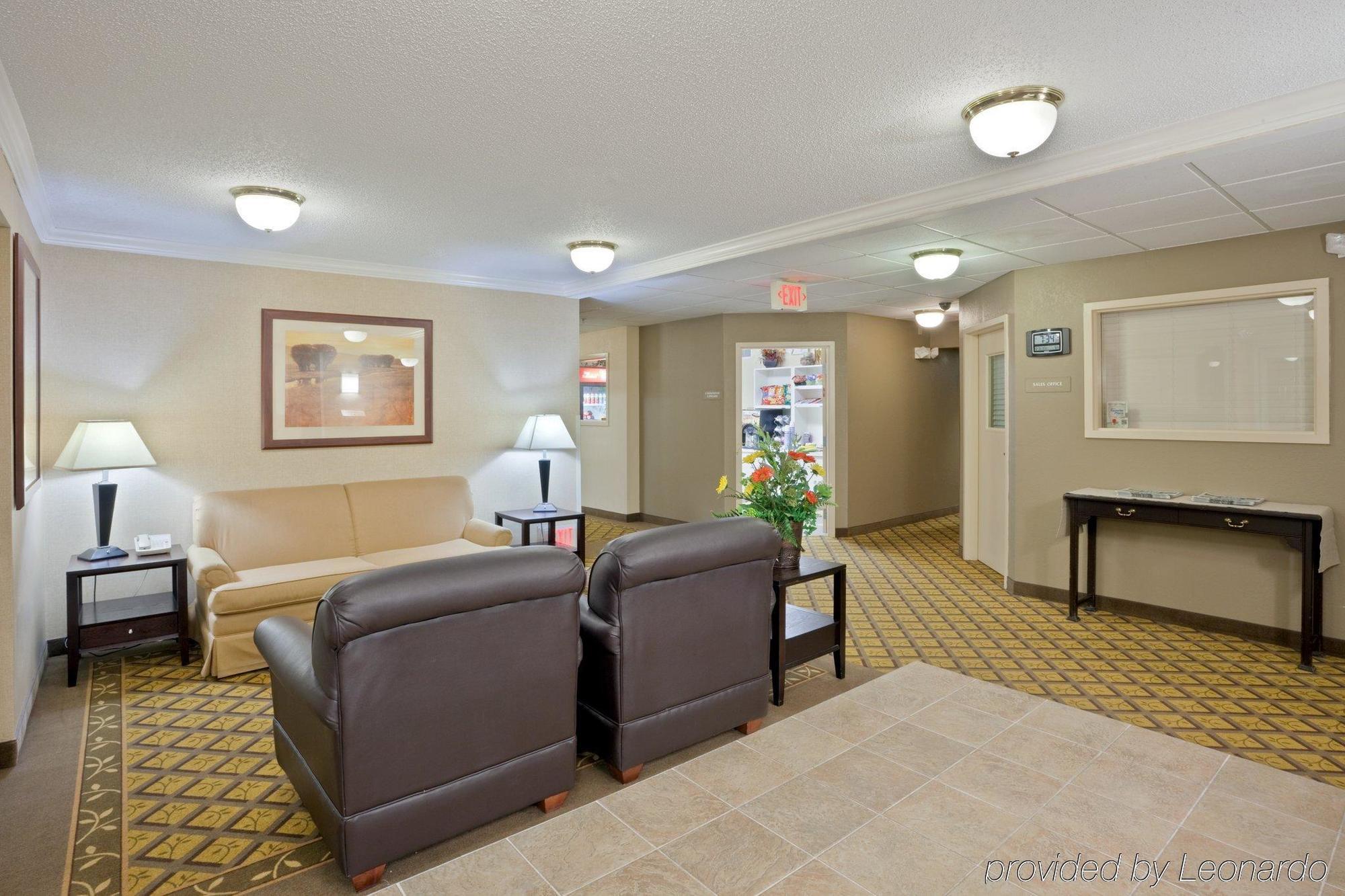 Candlewood Suites - Topeka West By Ihg Dış mekan fotoğraf