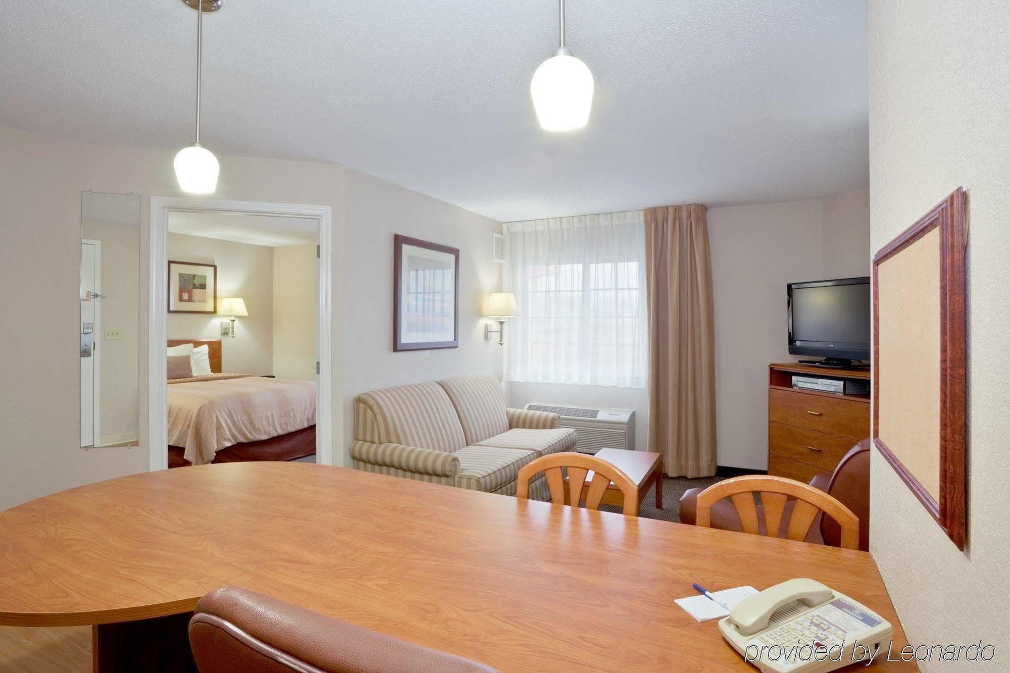 Candlewood Suites - Topeka West By Ihg Dış mekan fotoğraf